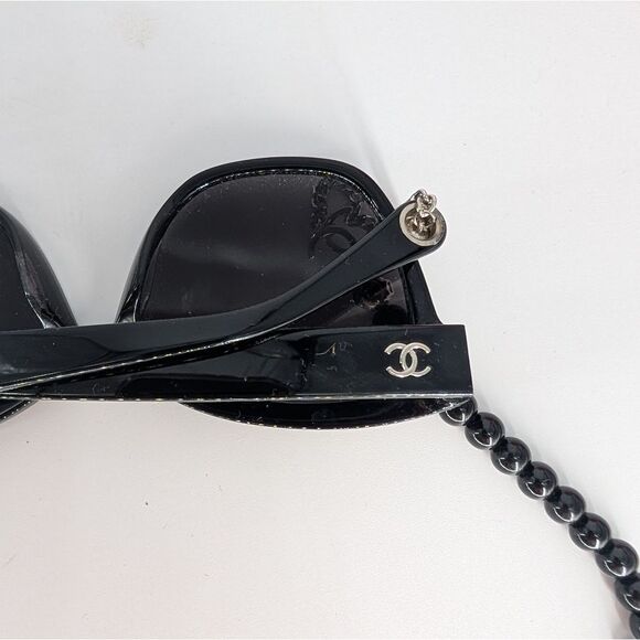 Black Sunglasses with Beaded Chain - Picture 4 of 8